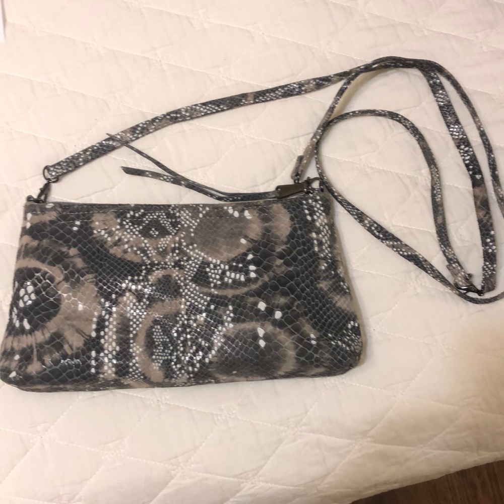 SOLD Ⓜ️Snakeskin HOBO crossbody bag. Used once